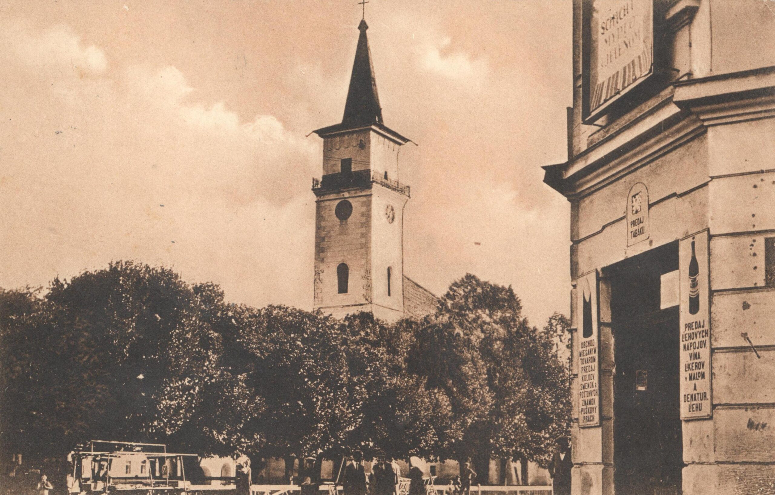 Námestie sv. Mikuláša v Starej Ľubovni v roku 1940 - dobová fotografia.